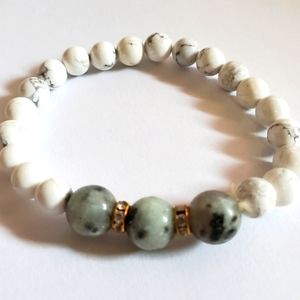 White Howlite and Snowflake Jasper stretch beaded bracelet NWT